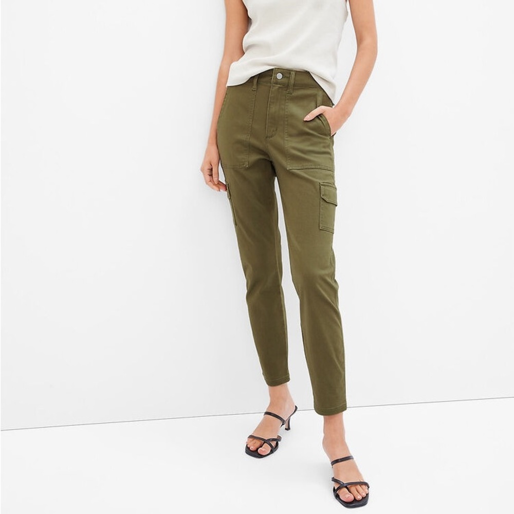 NWT Gap Vintage High Rise Cargo Leggings, size 8